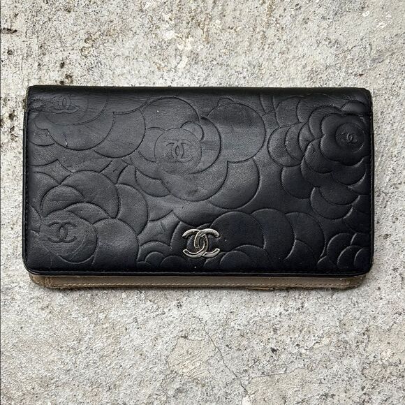 Vintage Chanel Camellia wallet - Picture 1 of 16